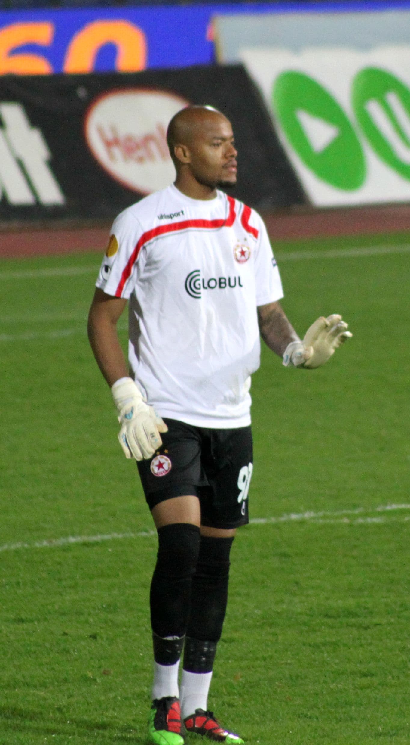 Raïs M'Bolhi cutout photo