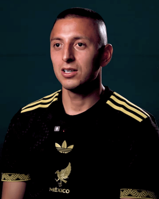 Roberto Alvarado cutout photo