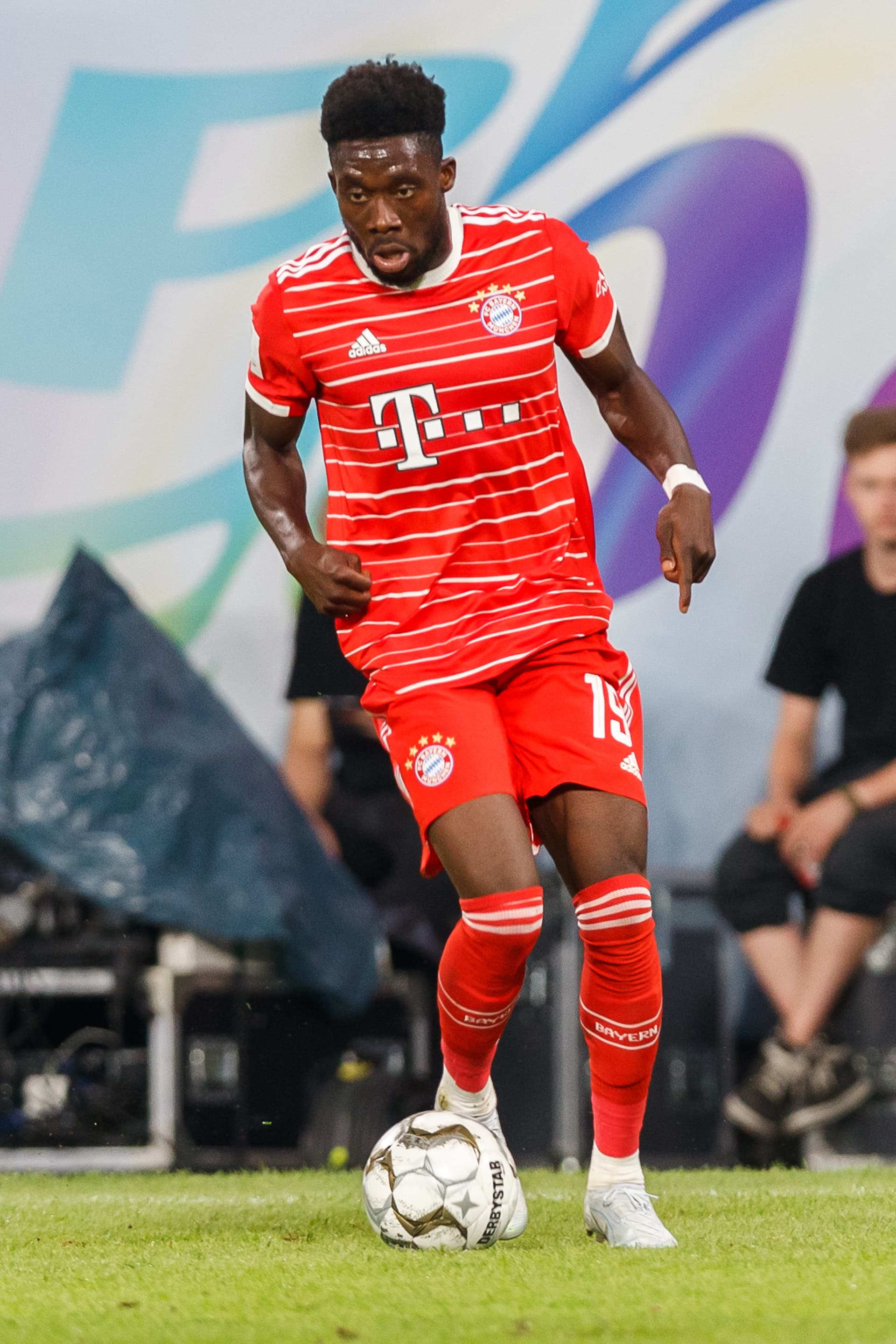 Alphonso Davies cutout photo